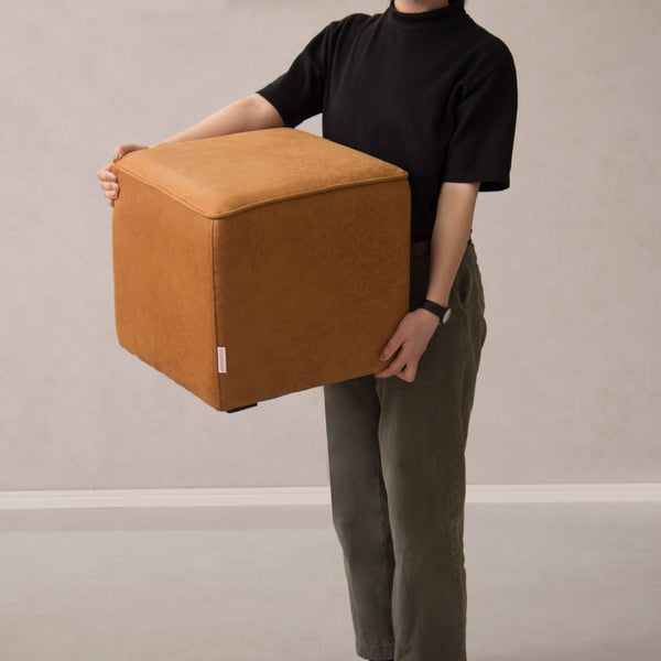 コンパクトで女性一人でも軽々と持ち上げられるサイズ感となっています。 #R11 シュガーベージュ（ファブリックAランク）