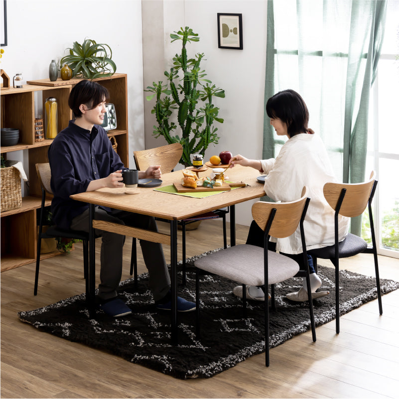 イロロ ダイニングテーブル