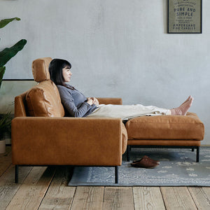 ヘッドレストを付けても、床からヘッドレストまでの高さが約89cmと低め設計に。 #オーカーブラウン（スーパーレザーテックス）