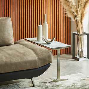 きらりと光るスタイリッシュな脚が魅力。高級感漂うこだわりの配色で、空間を彩ります。 #シャンパンゴールド