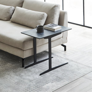 Sサイズは小回りの利くコンパクトなサイズ感。リビングに限らず、ベッドサイドでのご使用もおすすめです。 #Lサイズ