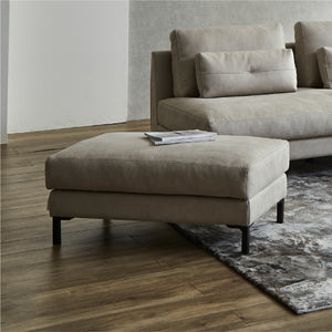 多様な組み合わせとラグジュアリーな掛け心地が特徴のユニットソファ「アデルーナ」。 #PLT101 ブルースター（プライムレザーテックス）