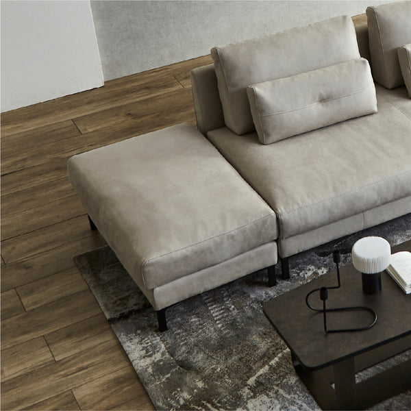 高級感のあるシンプルモダンな雰囲気で、圧迫感のないロースタイル設計。 #PLT101 ブルースター（プライムレザーテックス）