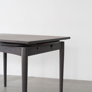 オーク無垢と突板の天板にポリウレタン塗装を施し、木の温もりと耐久性を両立。使い込むほどに味わいが深まります。 #オーク #幅100cm