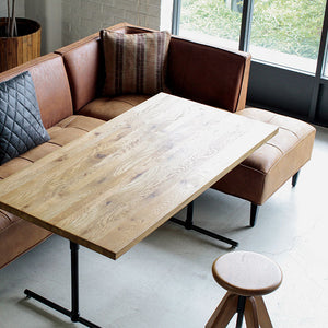 お食事やPC作業など、ゆっくり過ごせます。 #ブラウン