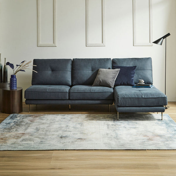 ライフシーンに合わせて、限られた空間でも心地よく自由に使える、肘無し組み換えカウチソファ。 #PLT101 ブルースター（プライムレザーテックス）