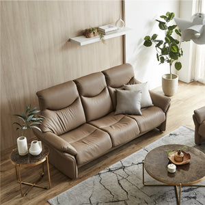 奥行が深すぎない座面なので、女性にも座りやすい適度なサイズ感を備えております。 #FLT08フレイムレッド