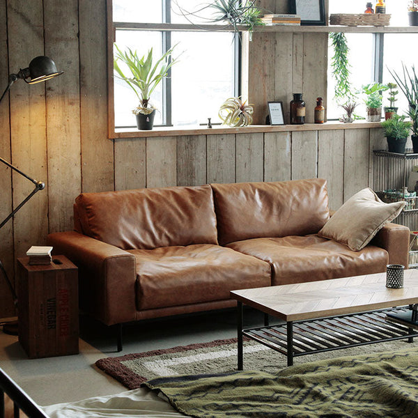 ビンテージテイストのお部屋のアクセントになるソファ。 #オーカーブラウン（スーパーレザーテックス）