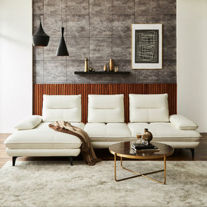 機能性と高級性を兼ね備えた一台は、スタイリッシュな暮らしに自然と溶け込みます。 #SILT22 フロスホワイト（シルキーレザーテックス） #左カウチ