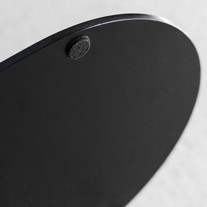 床との接触面には保護パーツがついています。 #ブラック