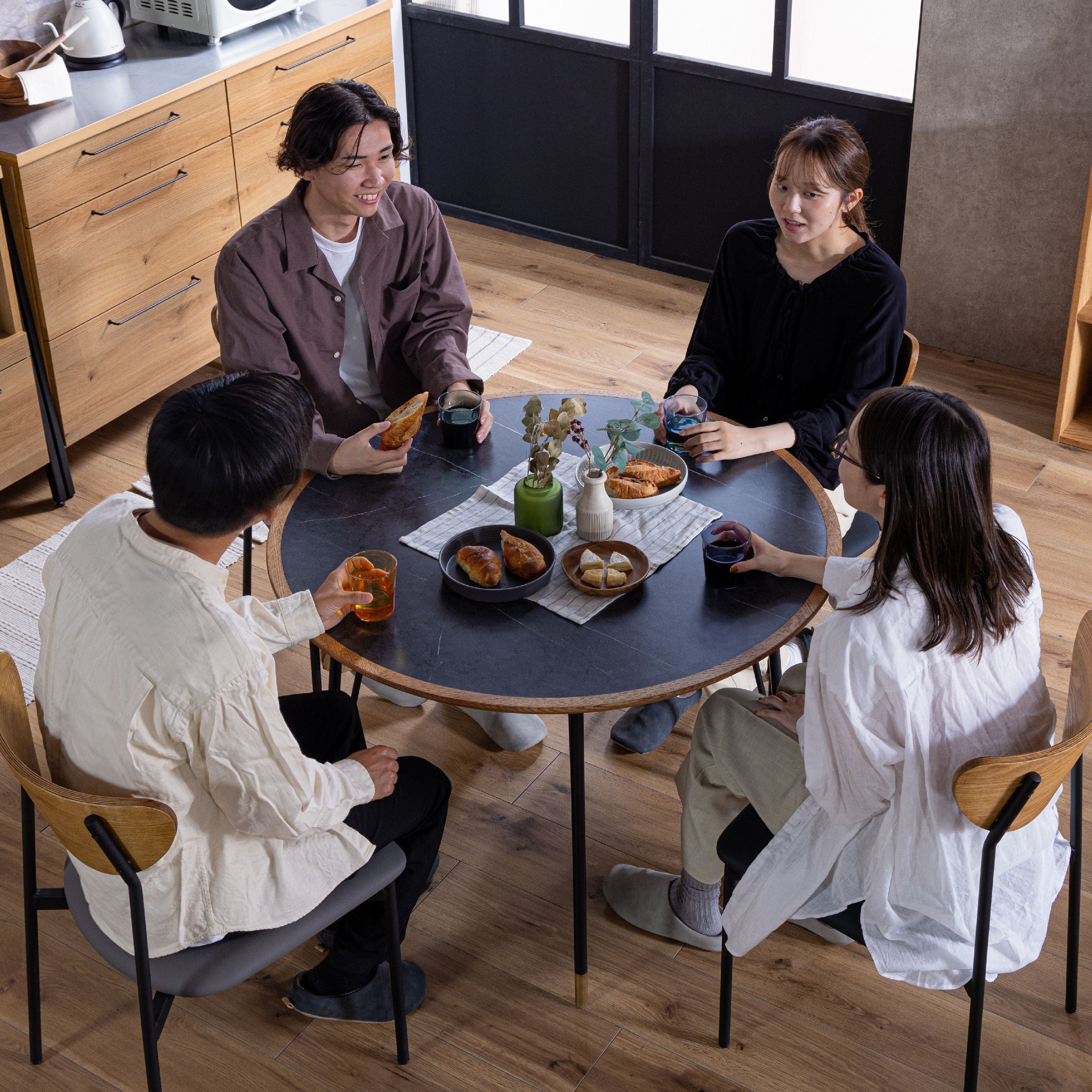 ダイニングテーブ関家具 アーロン ダイニングテーブル