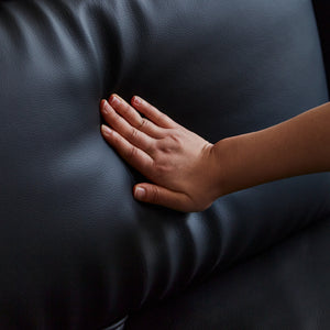 張地は当社オリジナルのレザーテックスシリーズ生地を採用。心地のよい肌触りと上品な質感が特徴です。 #LT01 キャメル（レザーテックス アニリン）