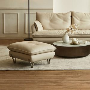 極上の座り心地を追求したソファ「ゼルモンド」。 #SILT22 フロスホワイト（シルキーレザーテックス）