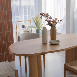 住宅用のダイニングテーブルだけでなく、 オフィス空間のミーティングテーブルとしても最適です。 #オーク