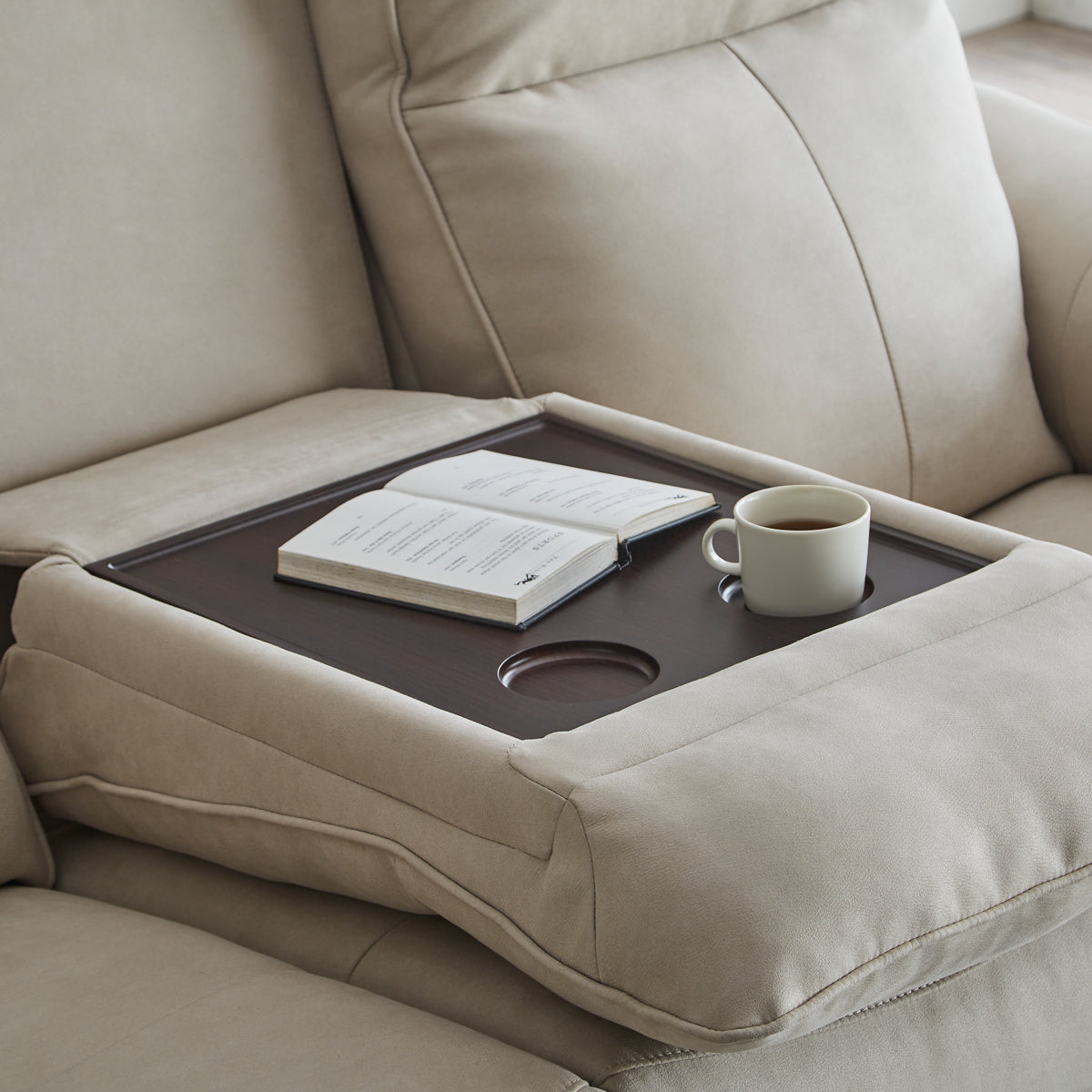 関家具　マニー　LEATHERTEX 電動リクライニングソファ プラチナグレー 関家具マニーLEATHERTEX 電動リクライニングソファ プラチナグレー