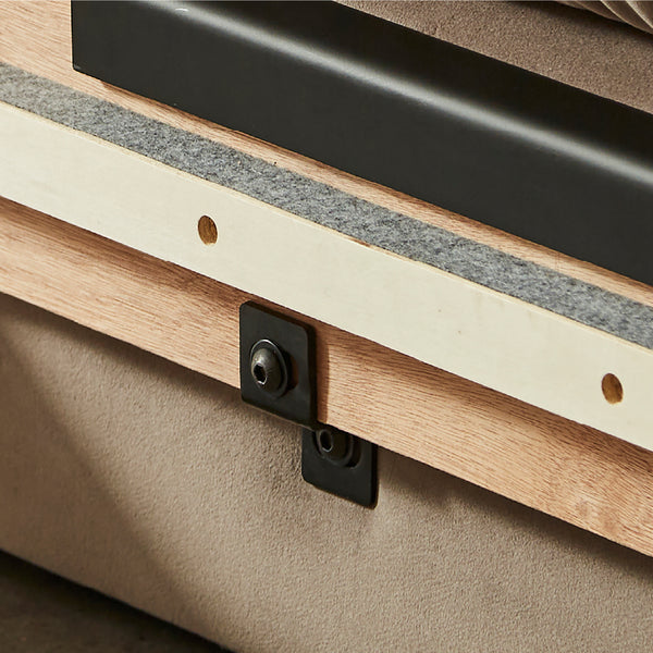 ベッドフレームとクッションは、<br> 専用金具でしっかり固定できる安定構造です。 #シングル #ベッドフレーム単体