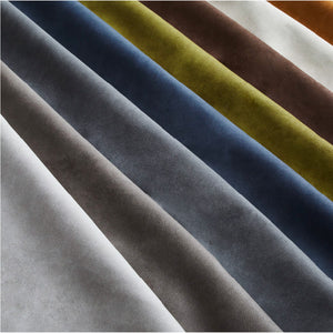 張地にはレザーテックス生地を使用。本革のようにナチュラルでエレガントな雰囲気でありながら、夏は通気性がよく、冬はひんやりしにくいため、年中快適に過ごすことができます。 #PLT104 ハニーレモン（プライムレザーテックス）