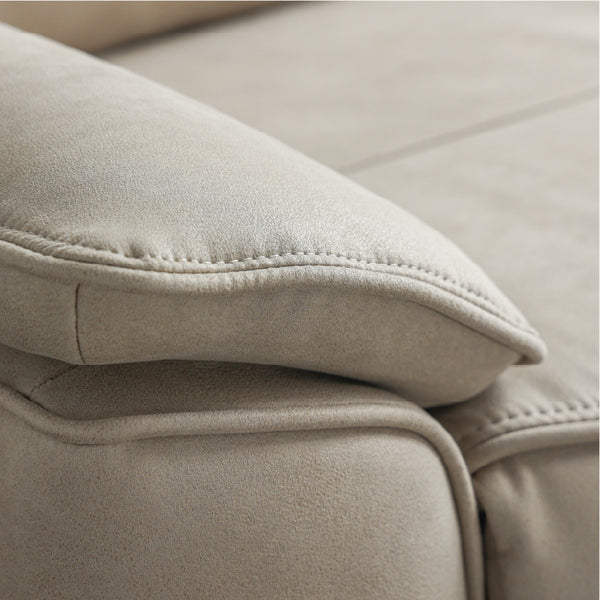 張地にはレザーテックスを使用。冬はあたたかく、夏は通気性がよくベタつきにくいので、年中快適に。 #LT01 キャメル（レザーテックス アニリン）