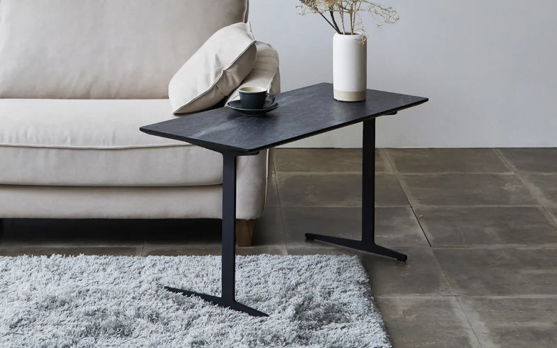 カルゴ　サイドテーブル